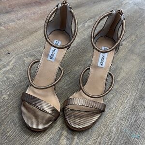 Steve Madden Tan Heels Elegant Minimalist Design